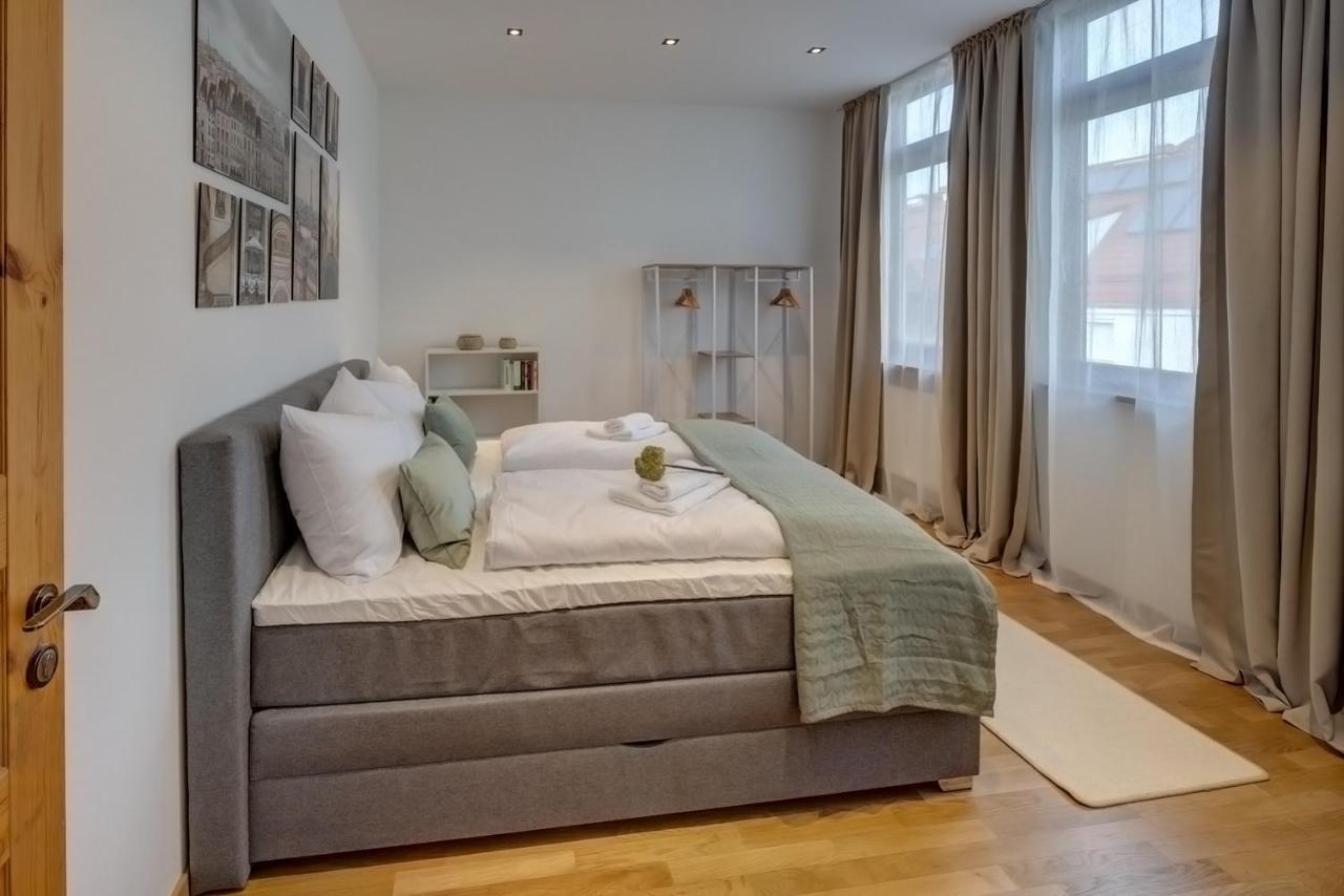 Kaza Guesthouse, Centrally Located 2 & 3 Bedroom Apartments In Аугсбург Екстериор снимка