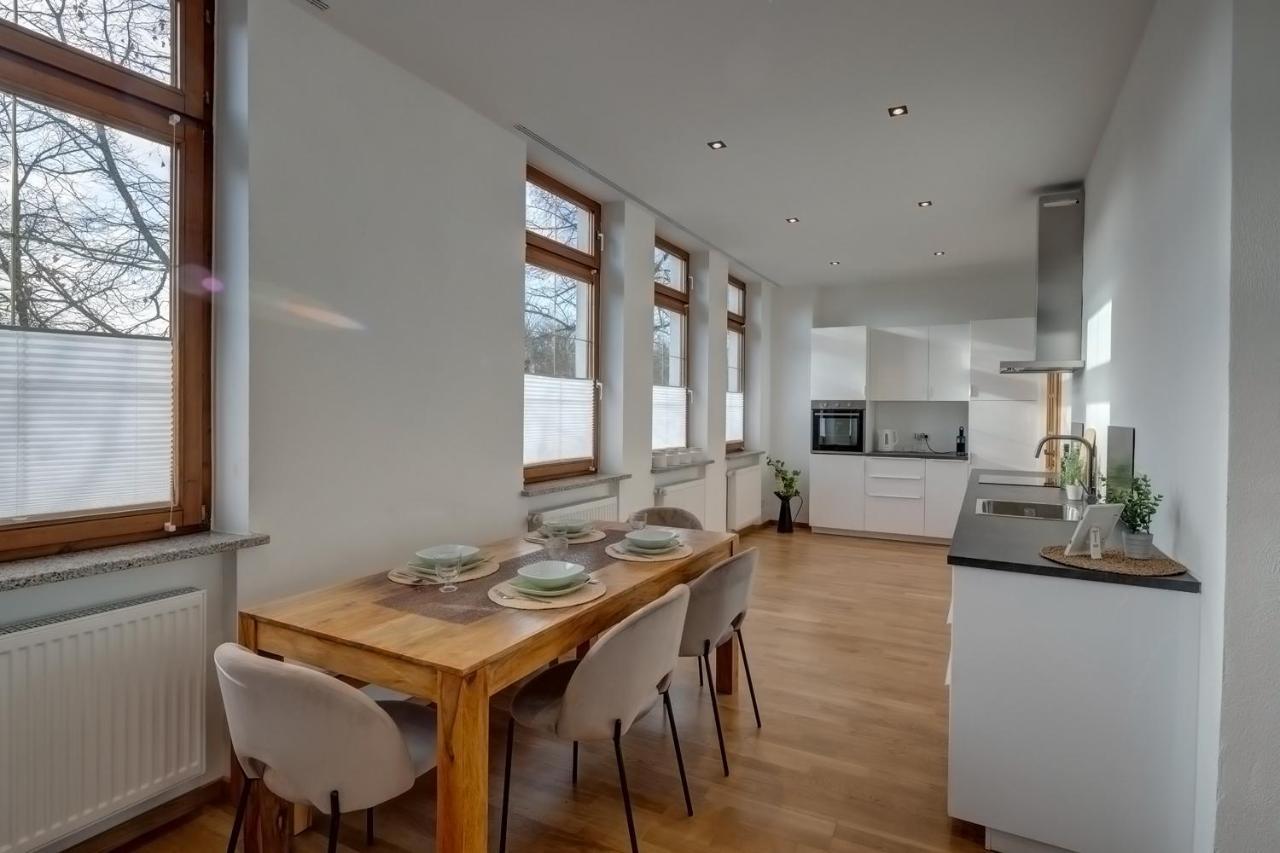 Kaza Guesthouse, Centrally Located 2 & 3 Bedroom Apartments In Аугсбург Екстериор снимка