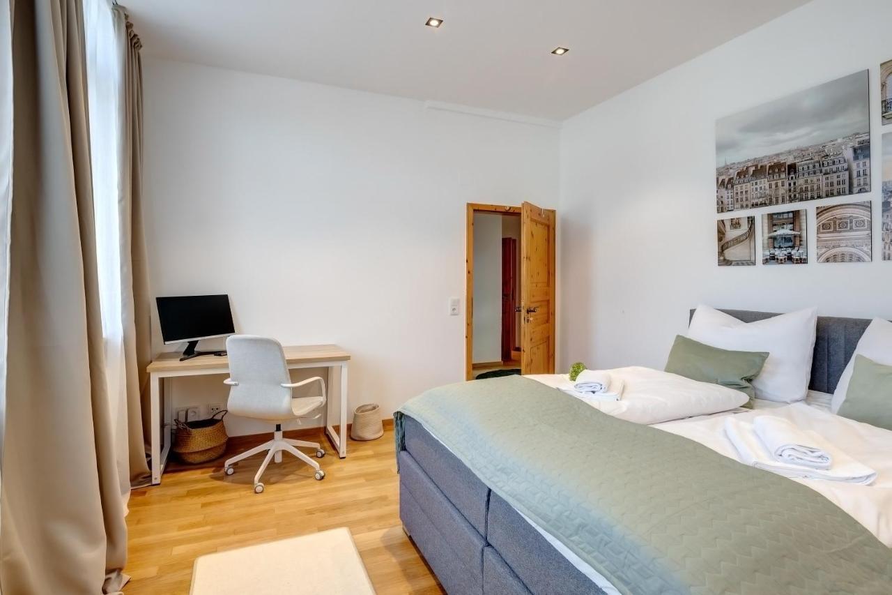 Kaza Guesthouse, Centrally Located 2 & 3 Bedroom Apartments In Аугсбург Екстериор снимка
