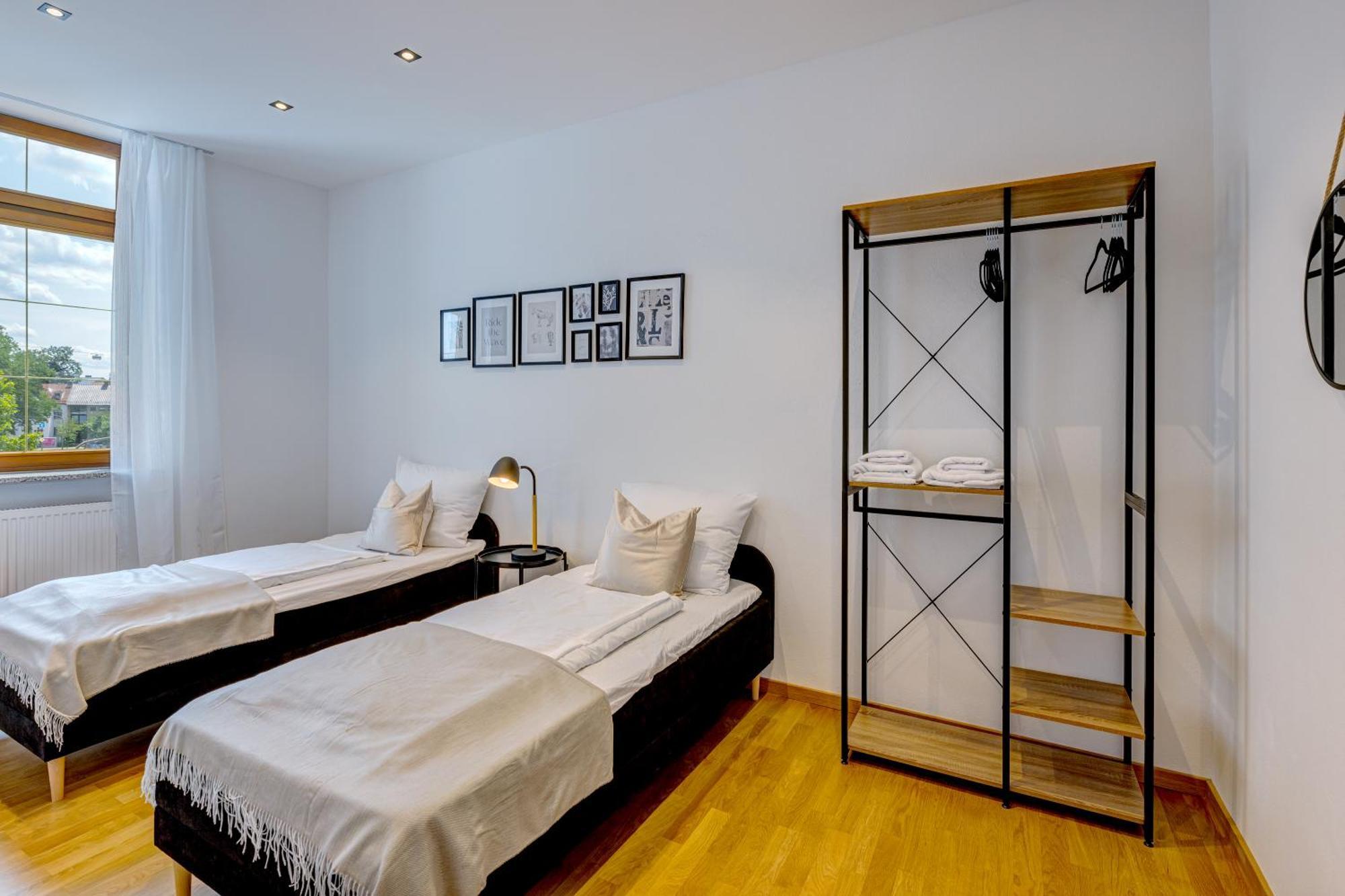 Kaza Guesthouse, Centrally Located 2 & 3 Bedroom Apartments In Аугсбург Екстериор снимка