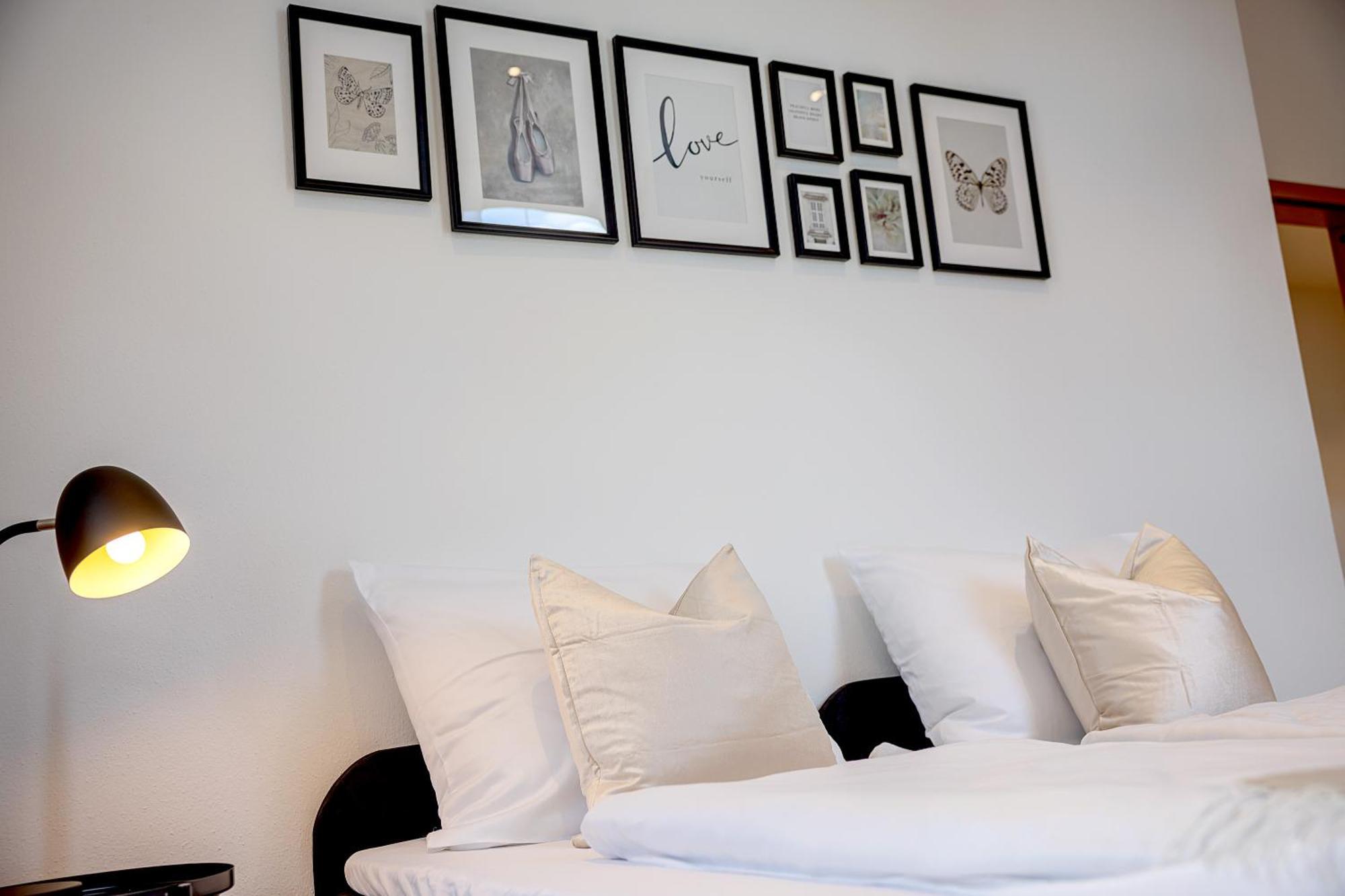 Kaza Guesthouse, Centrally Located 2 & 3 Bedroom Apartments In Аугсбург Екстериор снимка