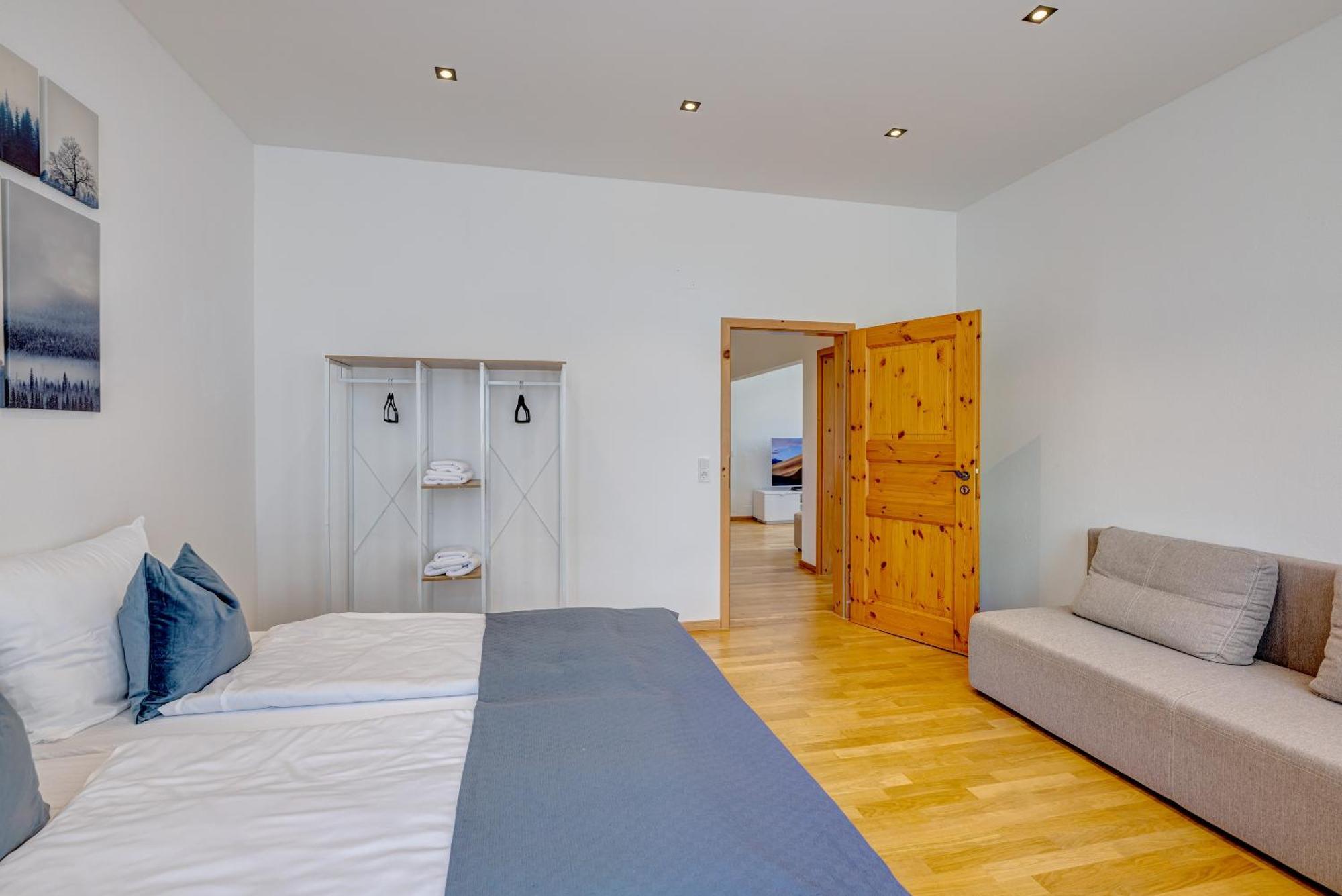 Kaza Guesthouse, Centrally Located 2 & 3 Bedroom Apartments In Аугсбург Екстериор снимка
