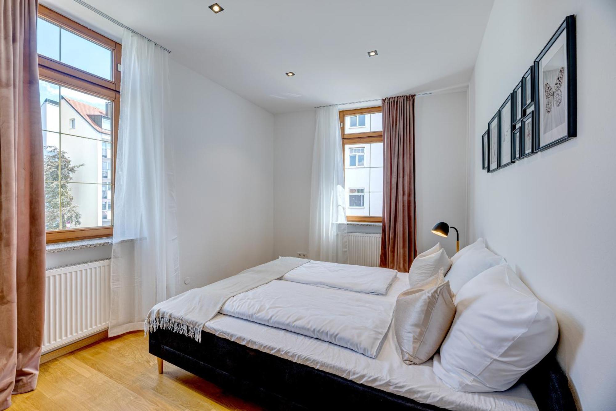 Kaza Guesthouse, Centrally Located 2 & 3 Bedroom Apartments In Аугсбург Екстериор снимка