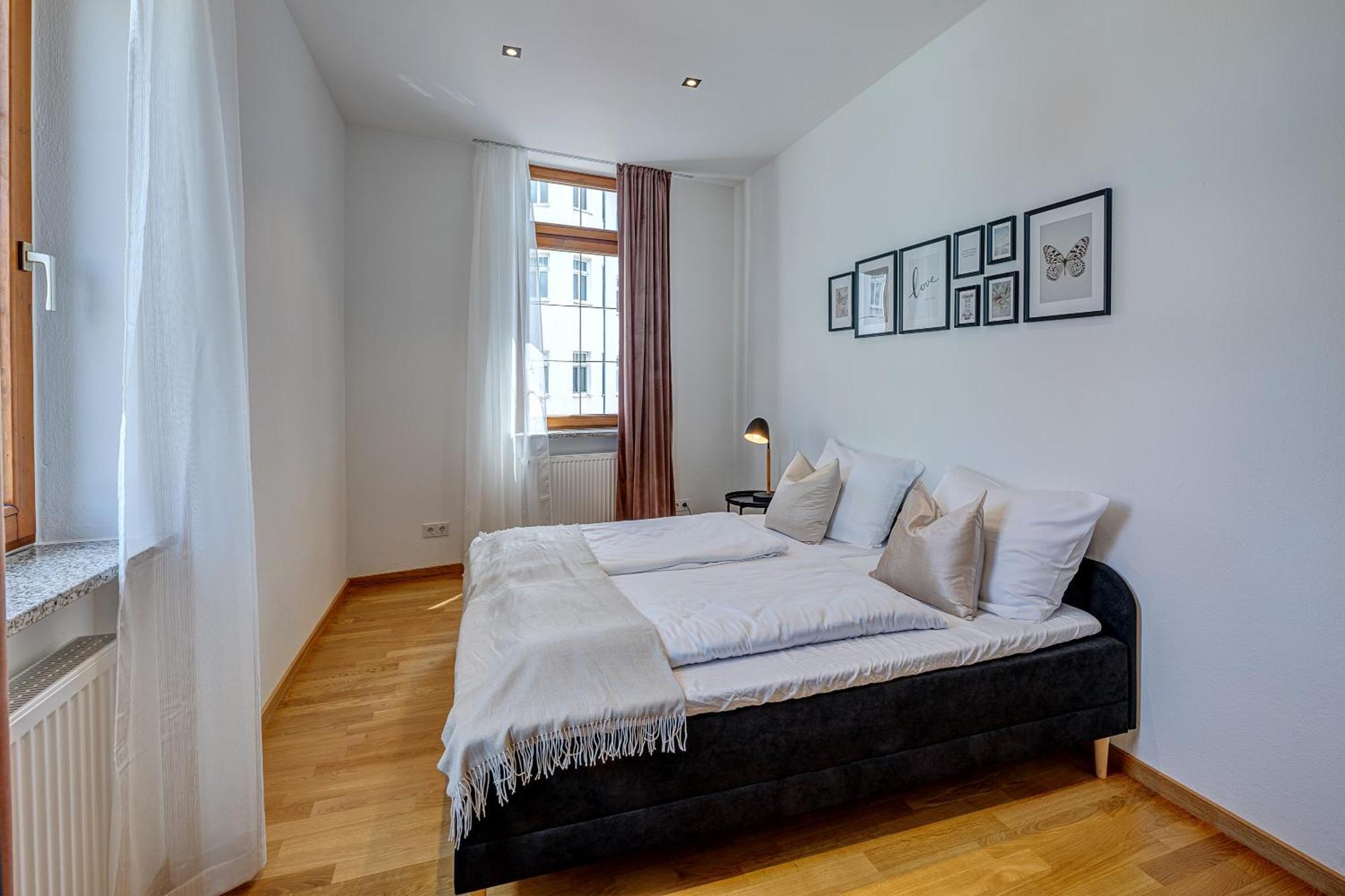Kaza Guesthouse, Centrally Located 2 & 3 Bedroom Apartments In Аугсбург Екстериор снимка