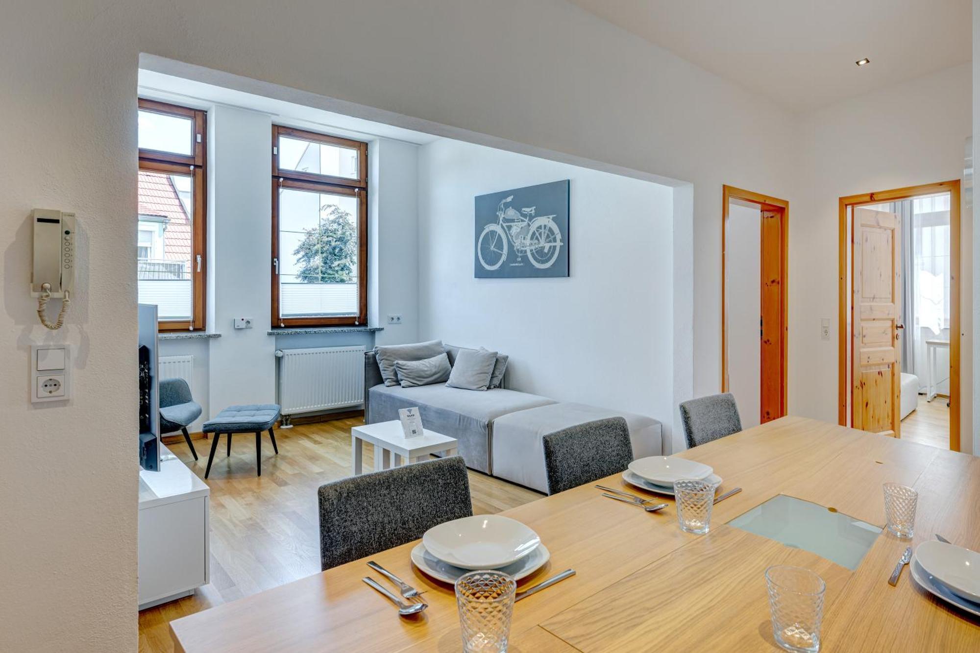 Kaza Guesthouse, Centrally Located 2 & 3 Bedroom Apartments In Аугсбург Екстериор снимка